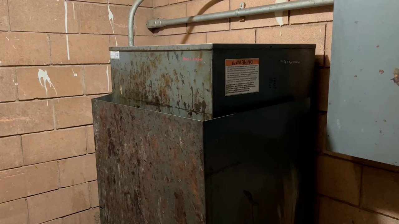 Listening to a San Jose Hydraulic Swing Door Elevator Machine