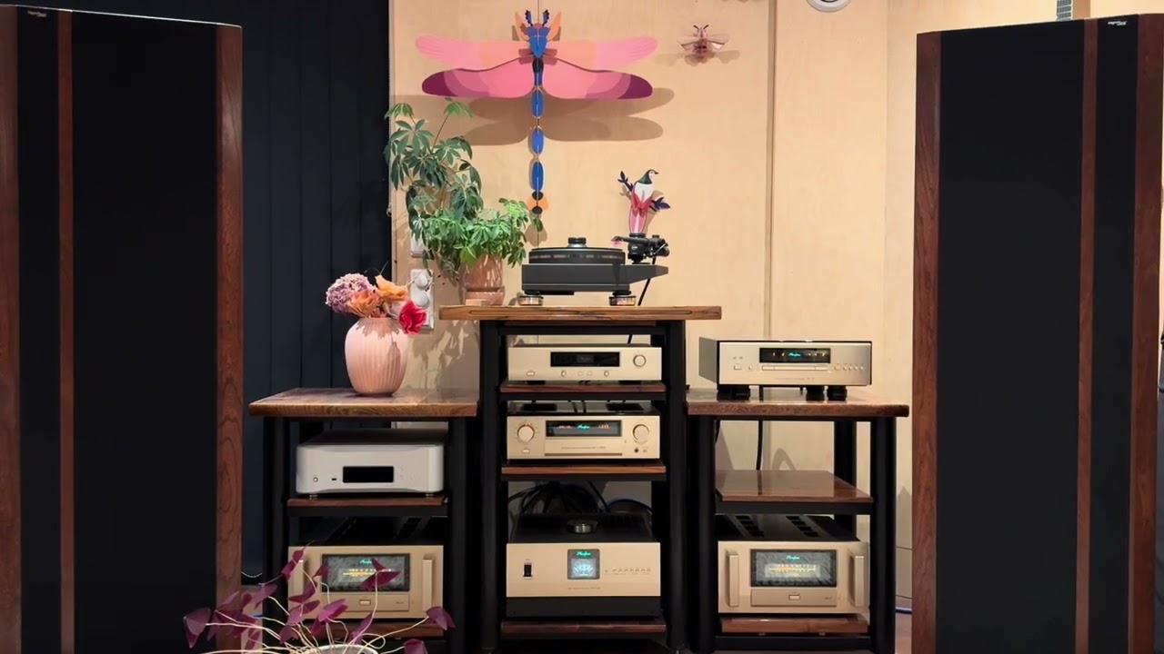 Magnepan 3.7i, Accuphase DP-770, Accuphase C-3900, Accuphase A-300, Cardas