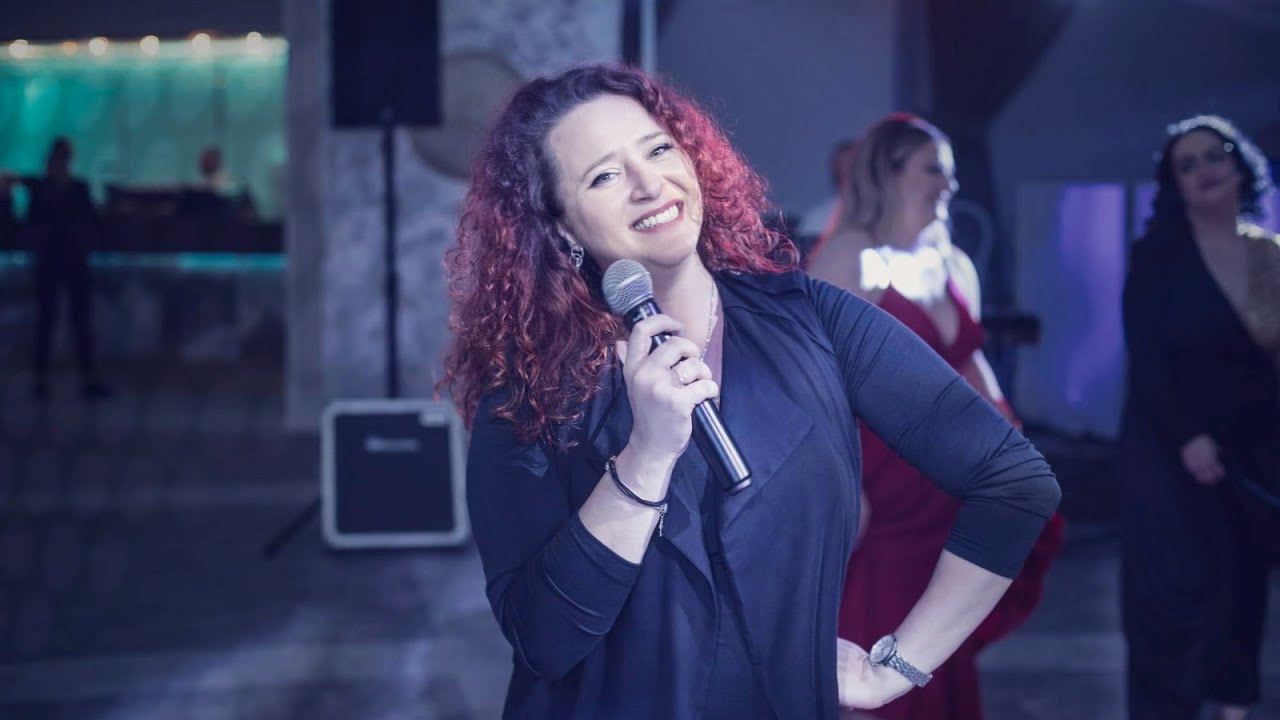 Bianca Boldizsar | FlashBand Timisoara | Program Manele | Formatie Nunta Timisoara