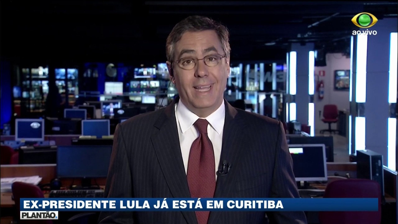 Plant&atilde;o Band: Luiz In&aacute;cio Lula da Silva chega &agrave; carceragem da PF em Curitiba (07/04/2018)