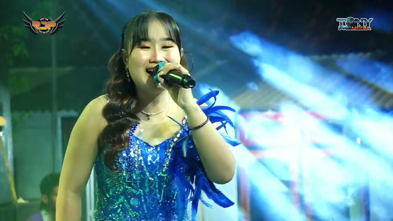 CINTA PERTAMA - DEWI MAHIRA | LIVE MUSIC 