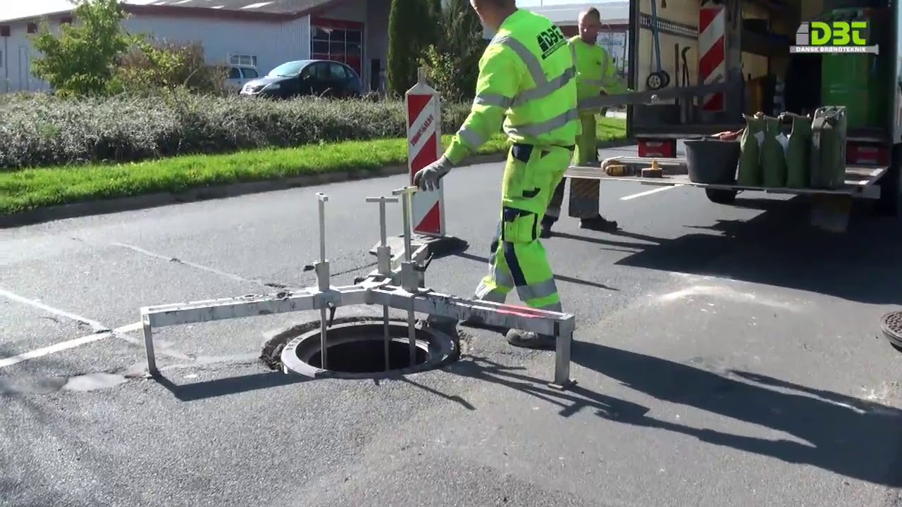 Montaż włazu pływającego w technologii DBT