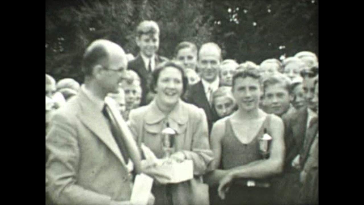 1939 - Zwemwedstrijd in openluchtbad 't Vleer