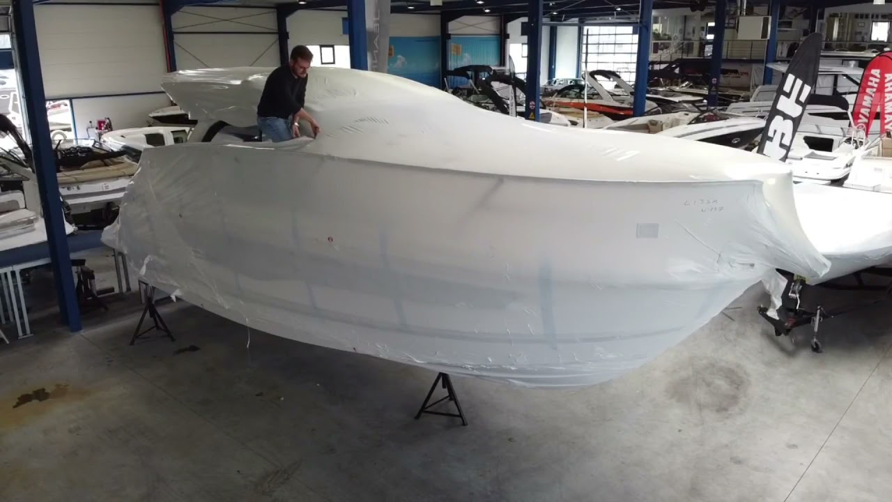 Unpacking Jeanneau Leader 33