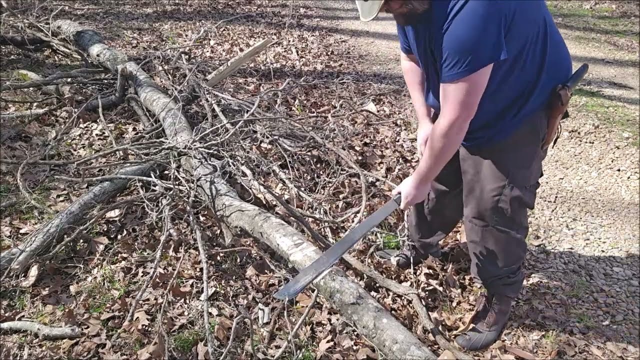 Light vs Heavy Machete: Use and Discussion (Ontario vs Tramontina)