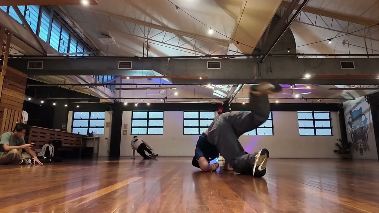 Sleeping while Breaking 😅. ELEMENTS COLLECTIVE SESSION - 2026.02.17 | Bboy Journey Vlog #29