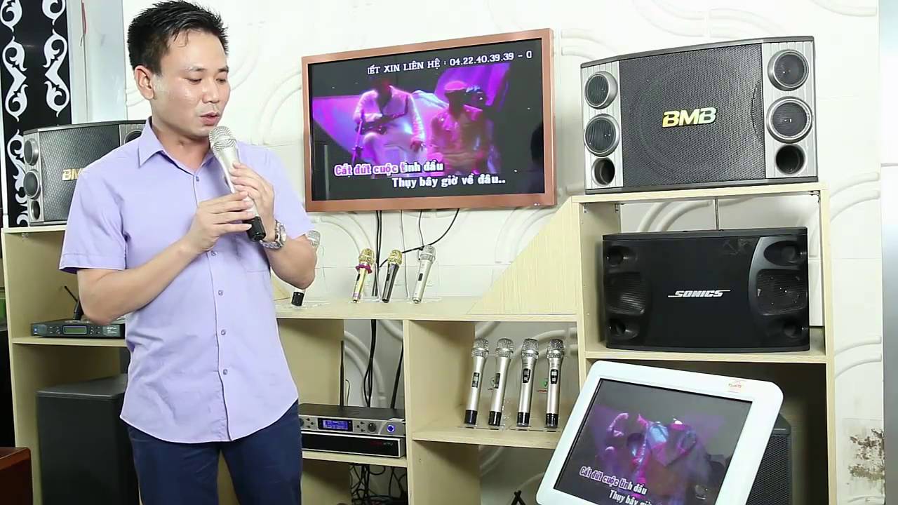 Micro h&aacute;t karaoke hay nhất tại showroom VinaKTV