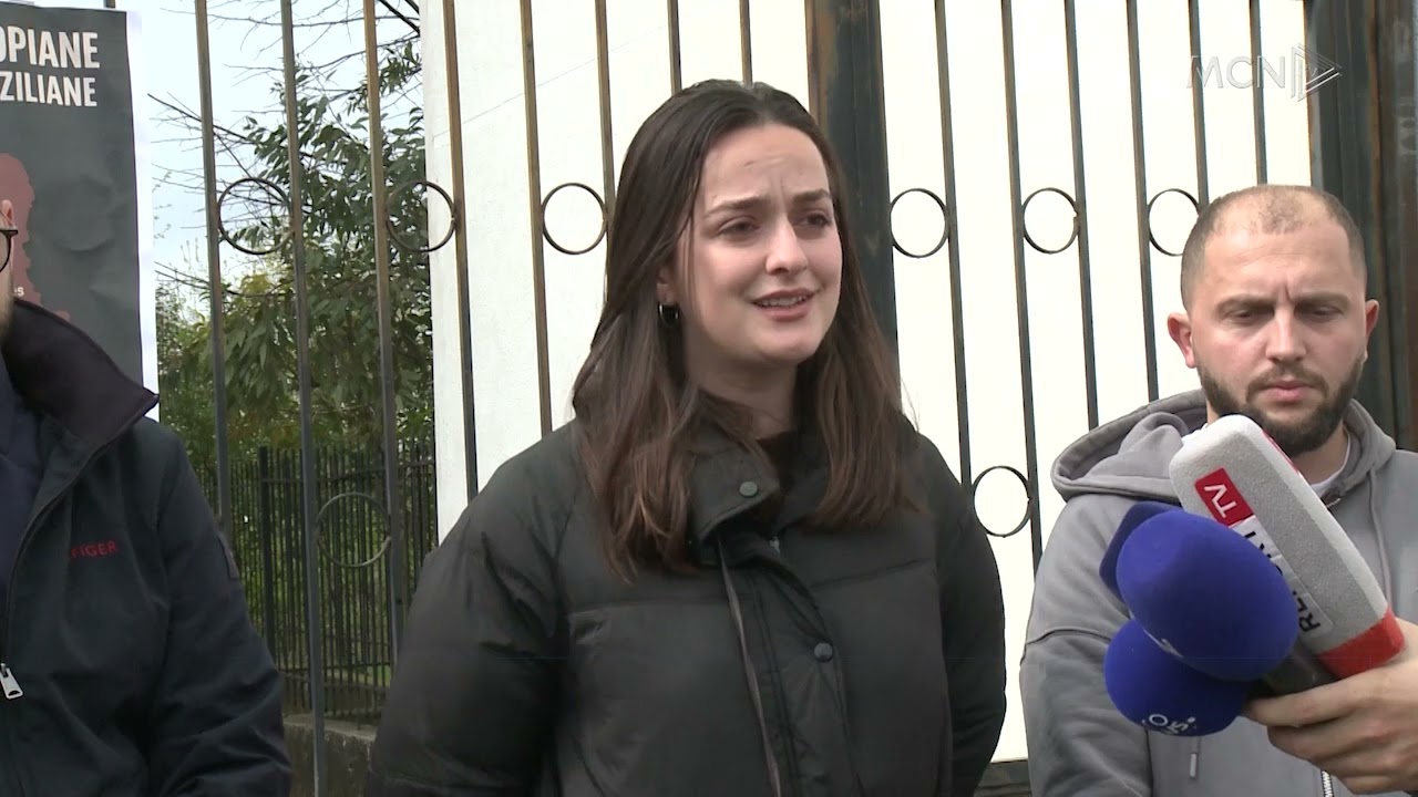 Pula me salmonelë në supermarket. Qëndresa Qytetare në protestë: AKU po bën fushatë