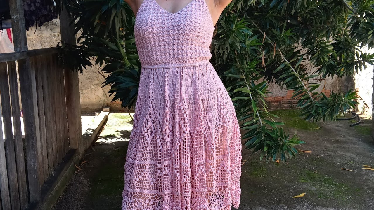 Vestido luxo modelo Mary Castro