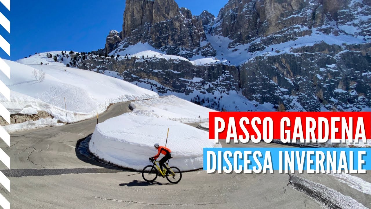 Winter descent by roadbike from the Passo Gardena towards Corvara &middot; Dolomites - Alta Badia