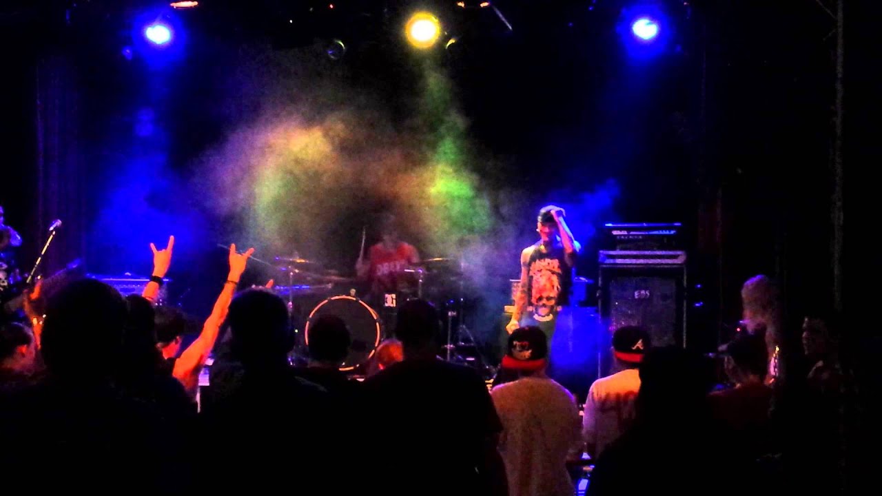 Ends With A Bullet Live in Strömstad