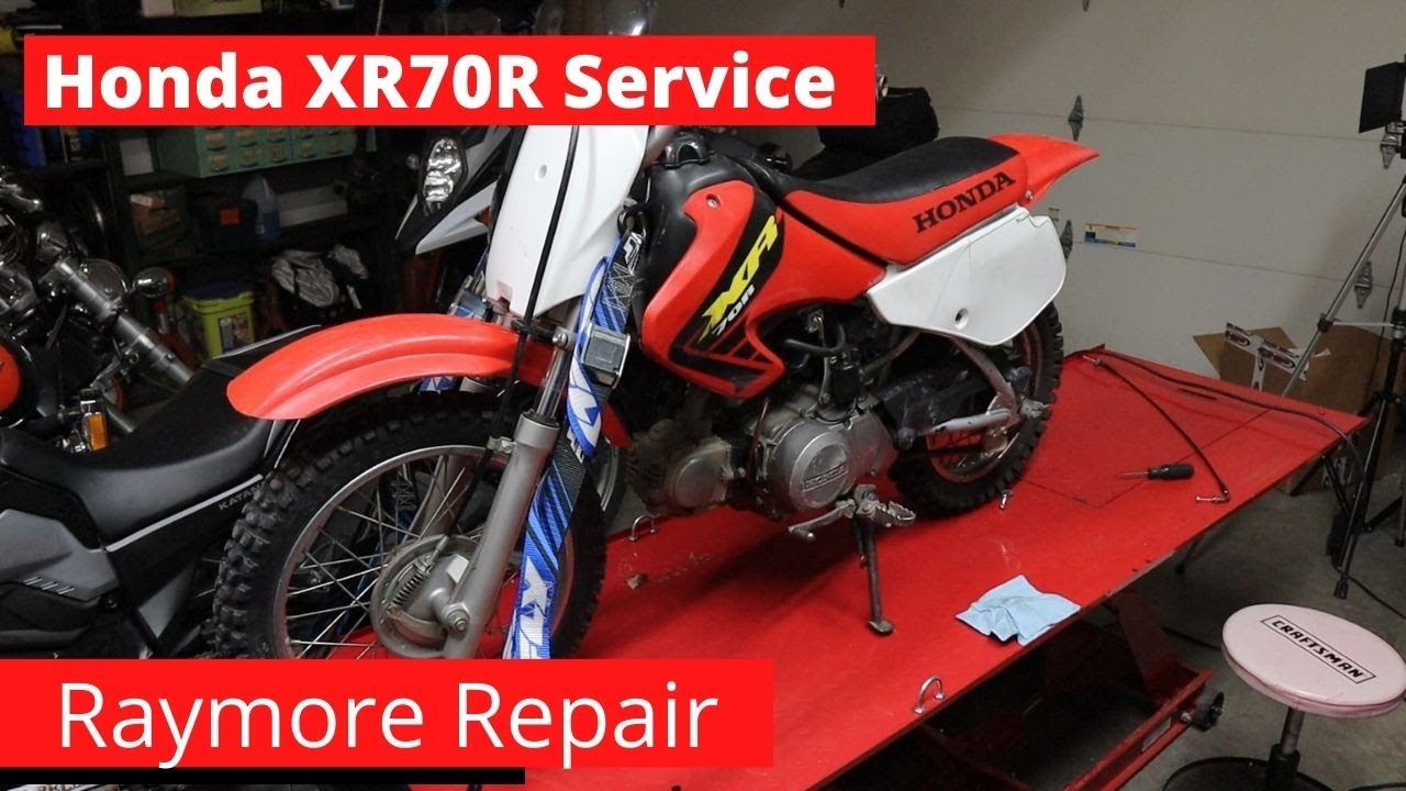 Техническое обслуживание Honda XR70R 2002 года, регулировка клапанов, очистка масляного вала и по...