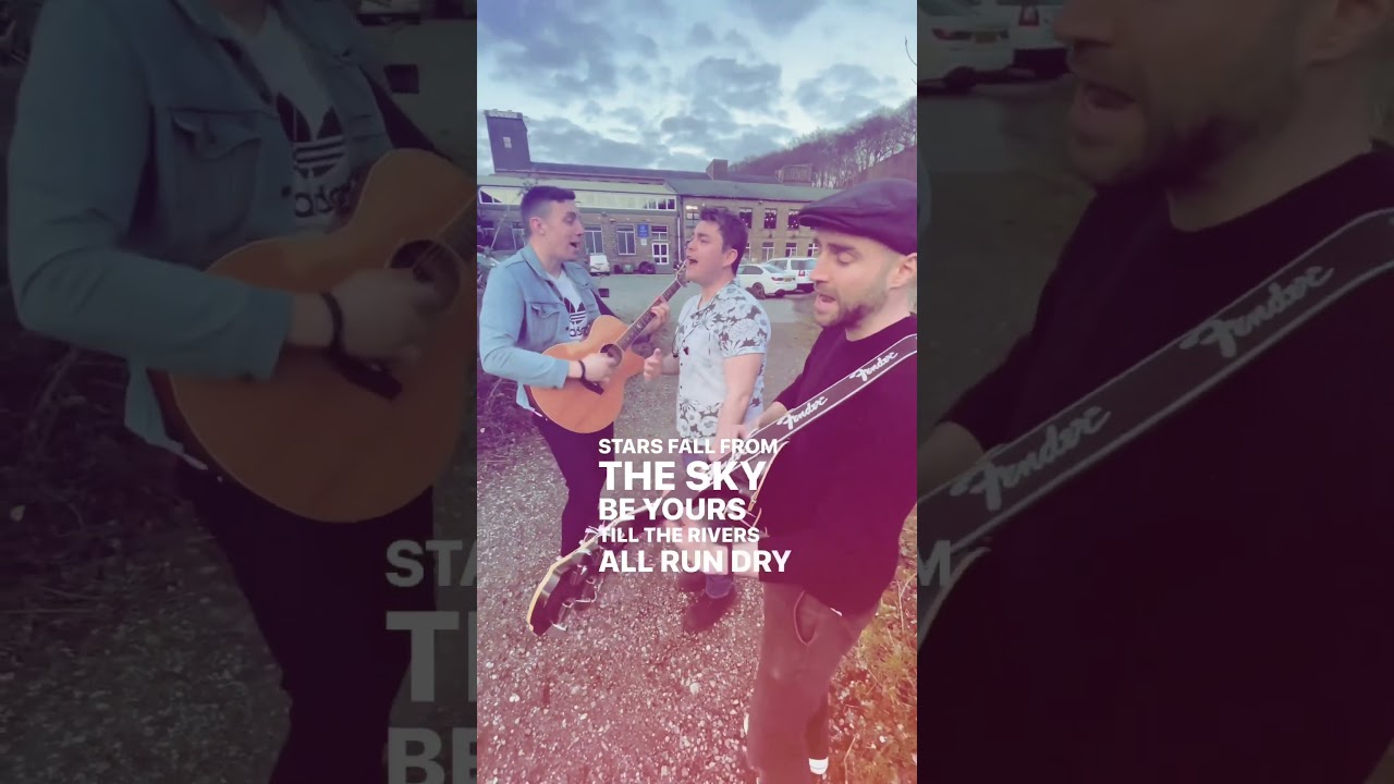 Arctic Monkeys wedding first dance? #ukwedding #bridetobe #indiewedding #indiebride #arcticmonkeys