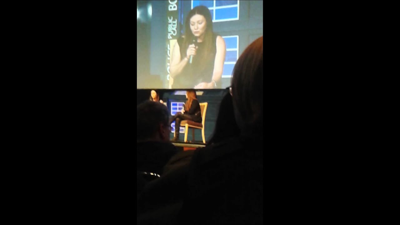 Holly Marie Combs and Shannen Doherty FedCon Panel Part 1.