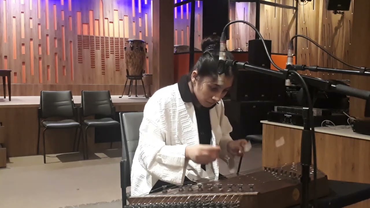 اجرای آهنگ آوا اثر استاد اردوان کامکار 😍 سونیا مبینی💖 #سنتورنوازان #سنتور #موسيقى #نوازنده