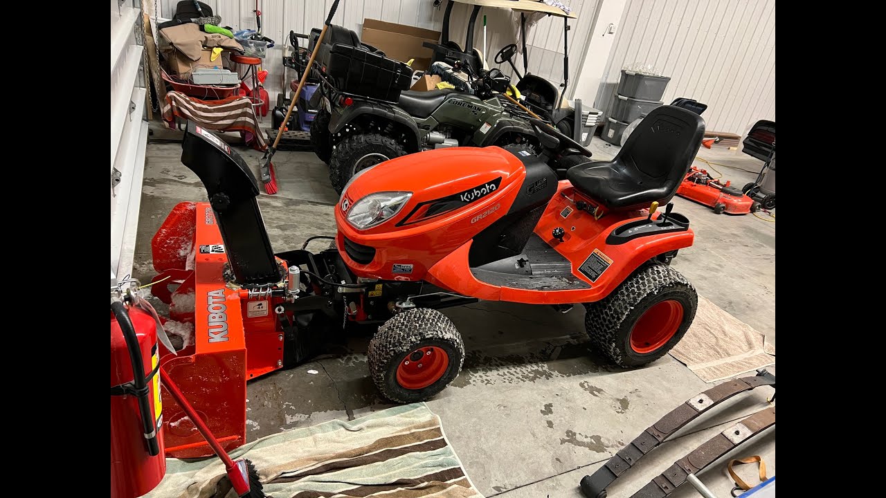 Установка снегоуборочной машины Kubota GR2120!!!