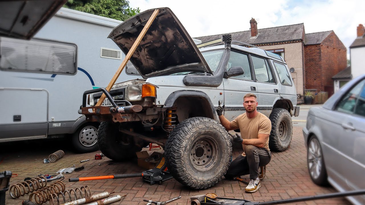 BIG LIFT KIT ON LAND ROVER GOES WRONG