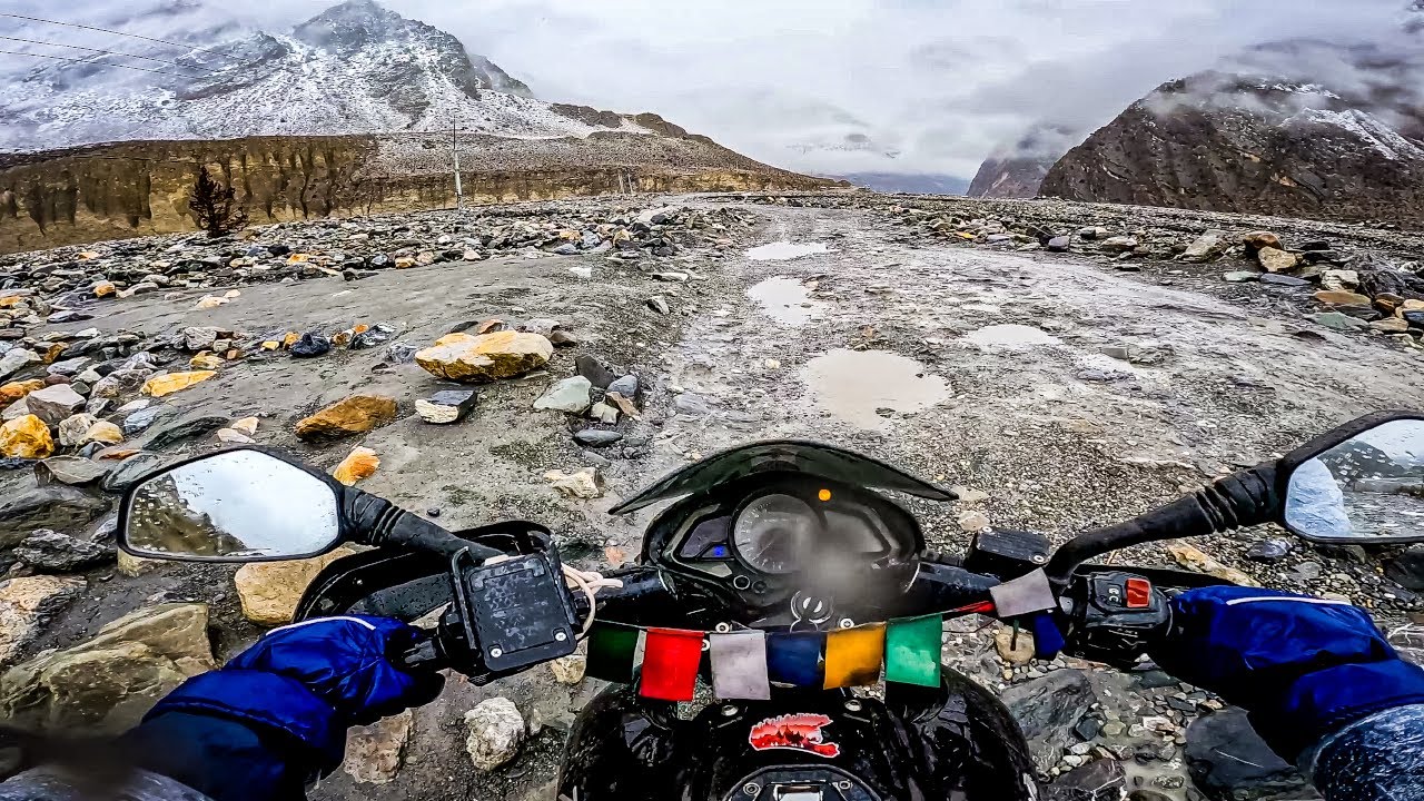 Muktinath To Jomsom || Solo Ride in heavy snowfall || Jomsom, Nepal