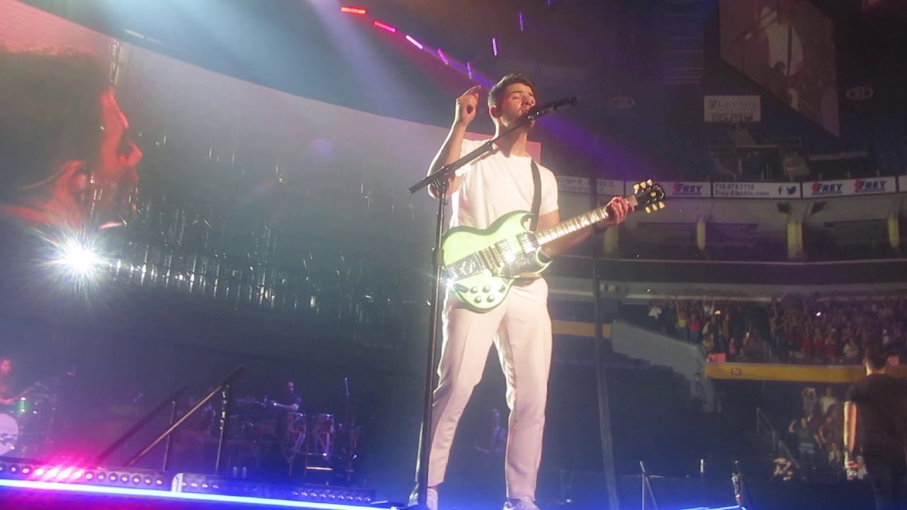 The Jonas Brothers sucker buffalo NY 8 27 19 2ND ROW!!!