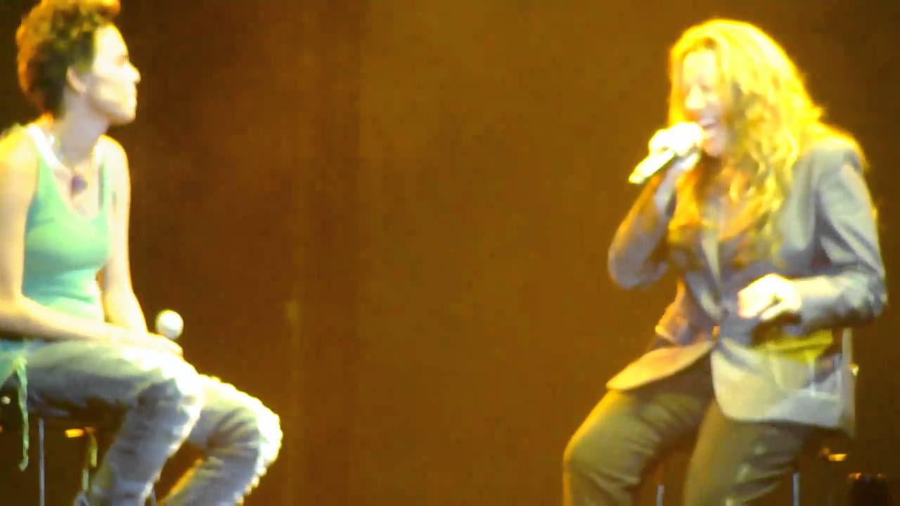 Ana Carolina e Maria Gadu Citibank Hall 17/01/2010- Mais que a mim
