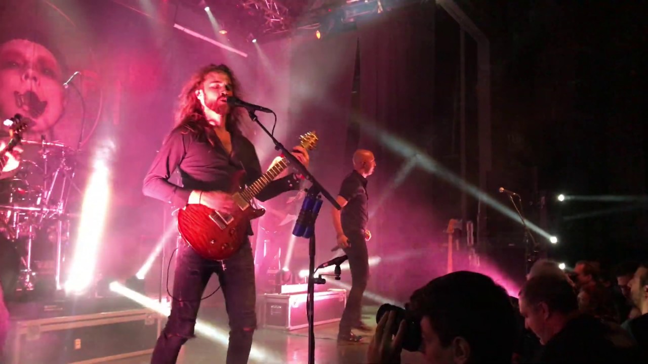 Soen performs 