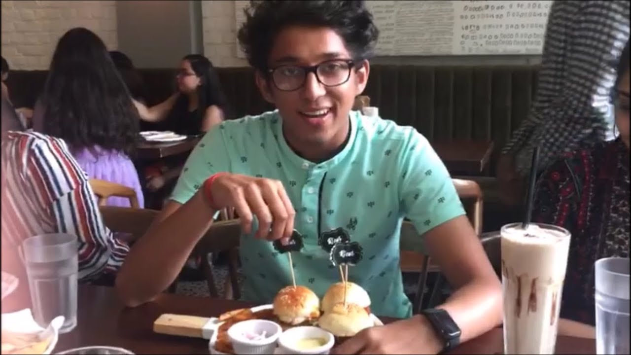 New Ricos at Kamla Nagar, Delhi University | Best Cafe for dates in Delhi