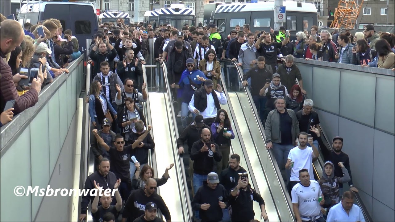 PAOK Saloniki Fans On The Way To The Arena Ajax - PAOK Saloniki  (voorronde Champions League)