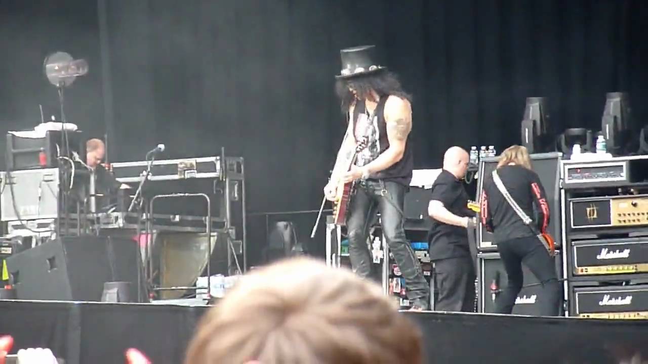 Slash & Myles Kennedy - Nightrain Live @ Stade de France 2010