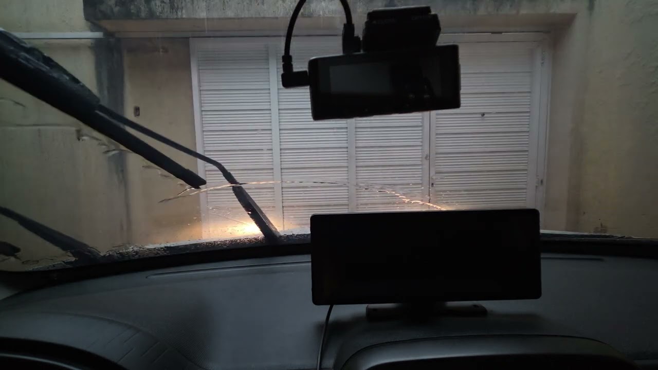 Dia de muita chuva e raios em Fortaleza 