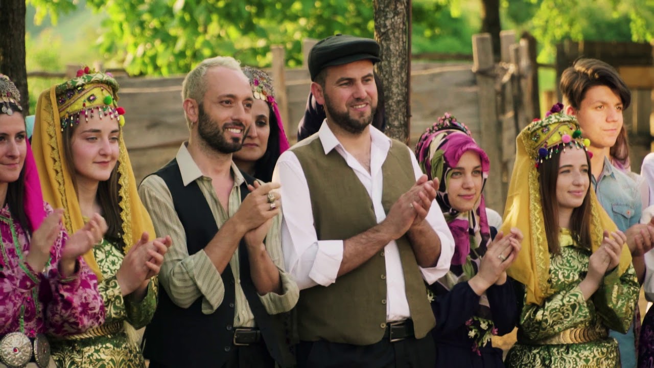 Mabel MATİZ / Boyalı da Saçların kamera arkası