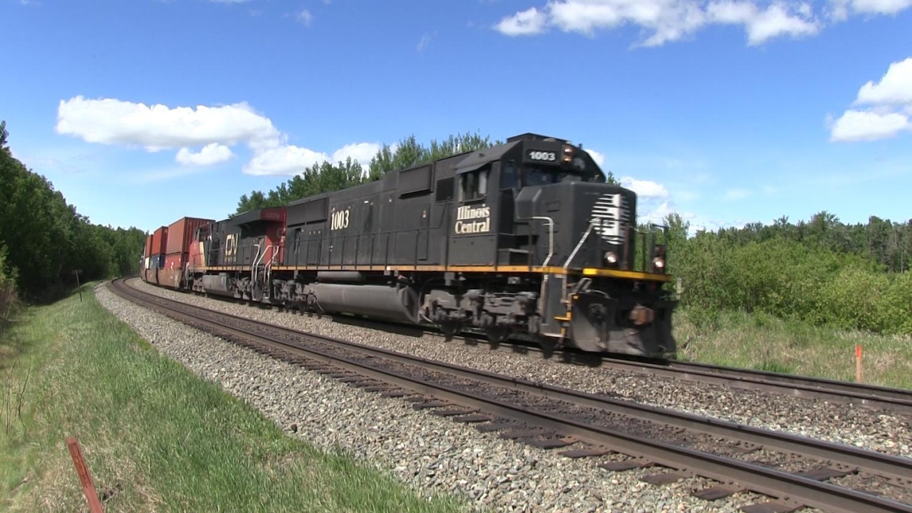CN Train Spotting HD: RARE! |  IC 1003 & CN 2229 Leads CN Q102 East At RR24 5/10 5/31/16