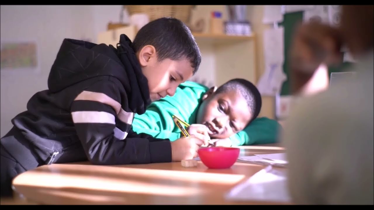 Video 2  ESCOLA LA FARGA Salt'Educa