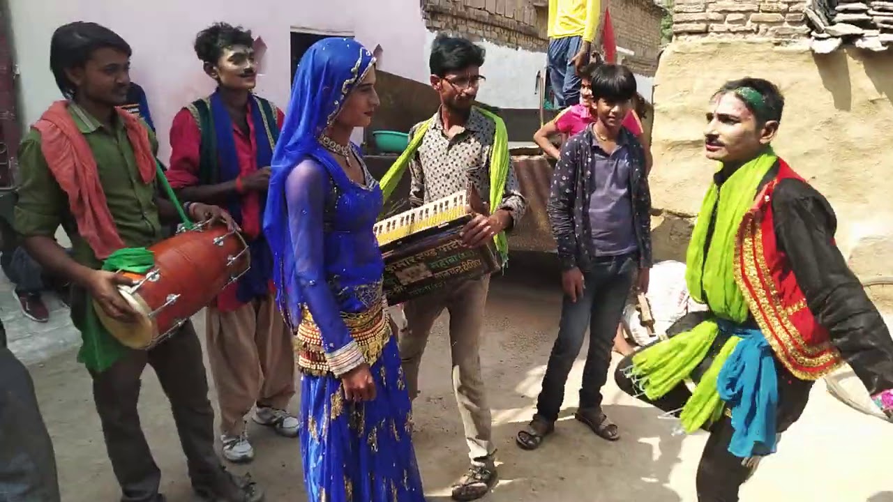 बुन्देली बहरूपिया ड्रामा कॉमेडी किंग dehati shadi bahrupiya party 💯 village shadi dance up dhamaka