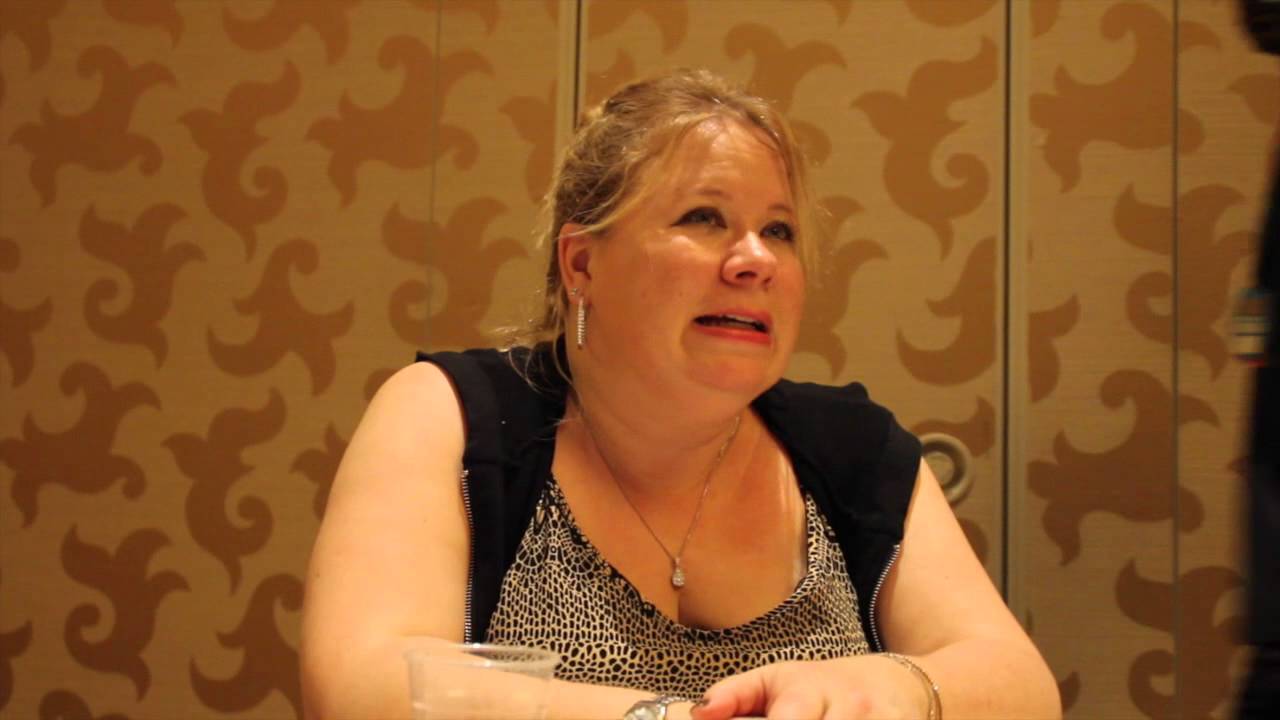 Julie Plec Talks 'Vampire Diaries' Season 7