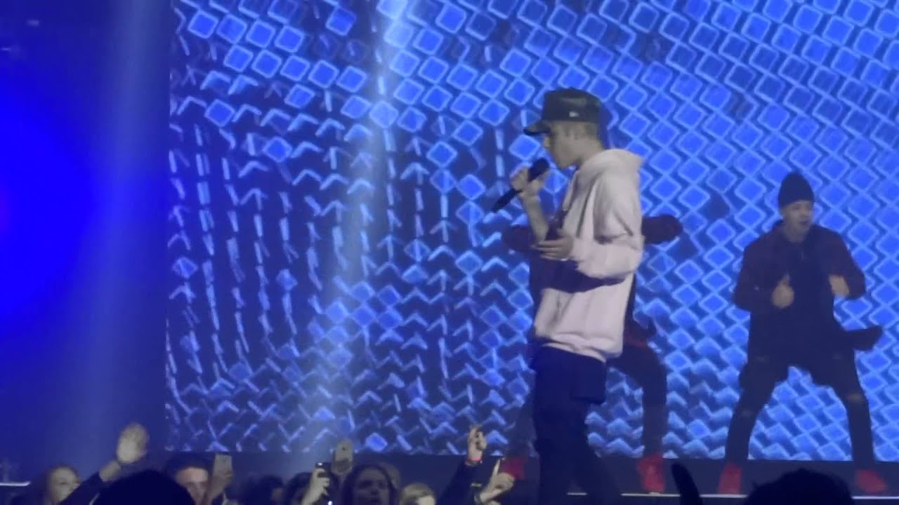 Justin Bieber - Boyfriend (Jingle Bell Ball London)
