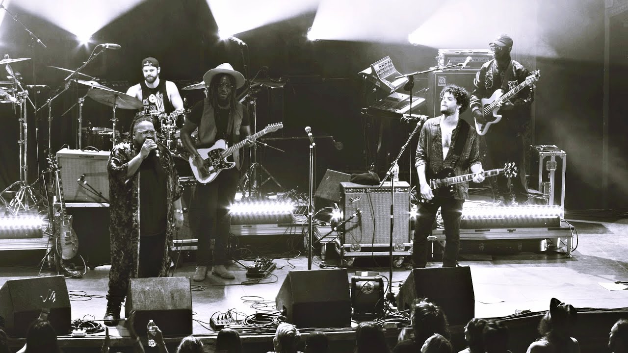 THE MAIN SQUEEZE LIVE - With a Little Help from My Friends