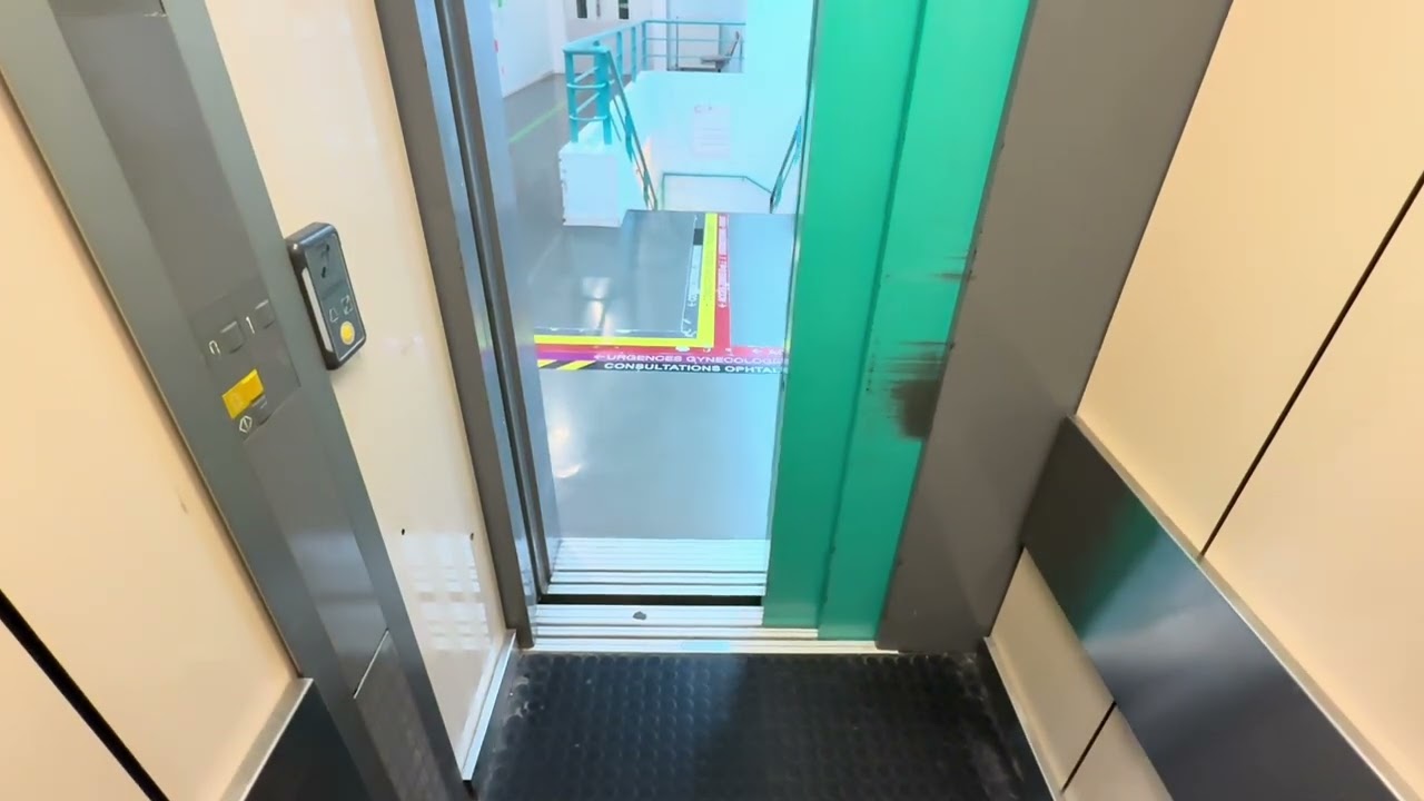 Nice 1990 Schindler S-Series traction elevator - Avignon Hospital, France