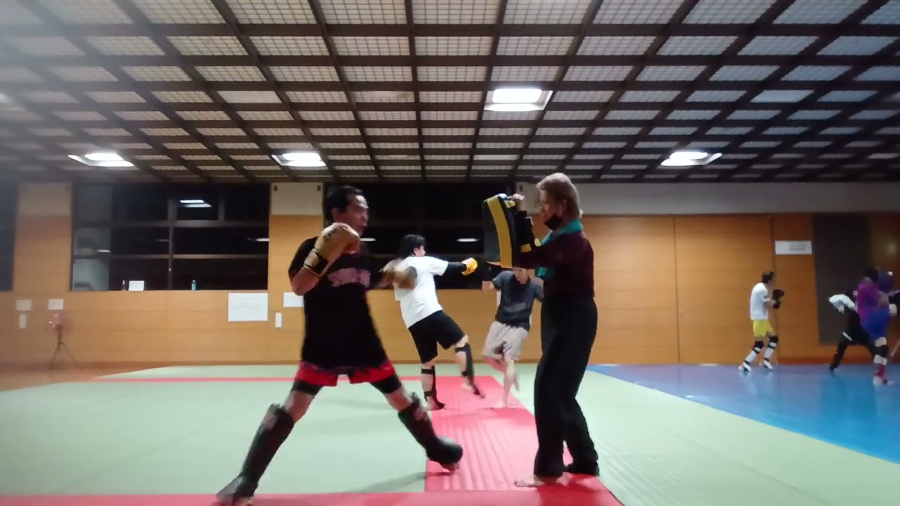 東山千種スポーツセンター🥊一般練習生🥊ミット打ち受ける🥊