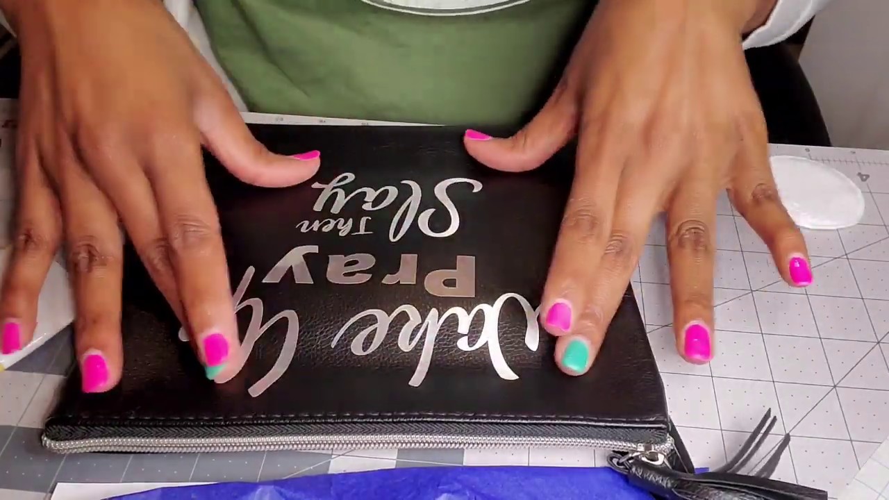 Decorating a makeup bag 