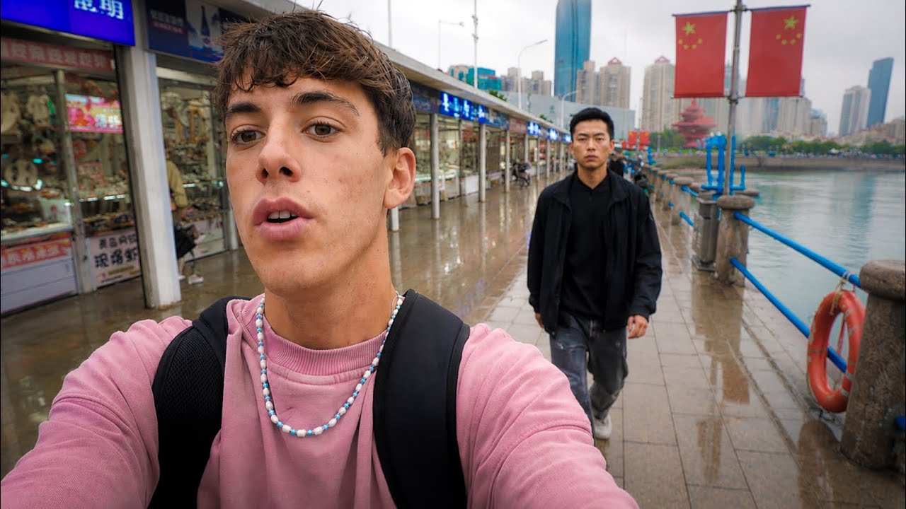 Entré en la ciudad del videojuego Cyberpunk 2077 (Qingdao)