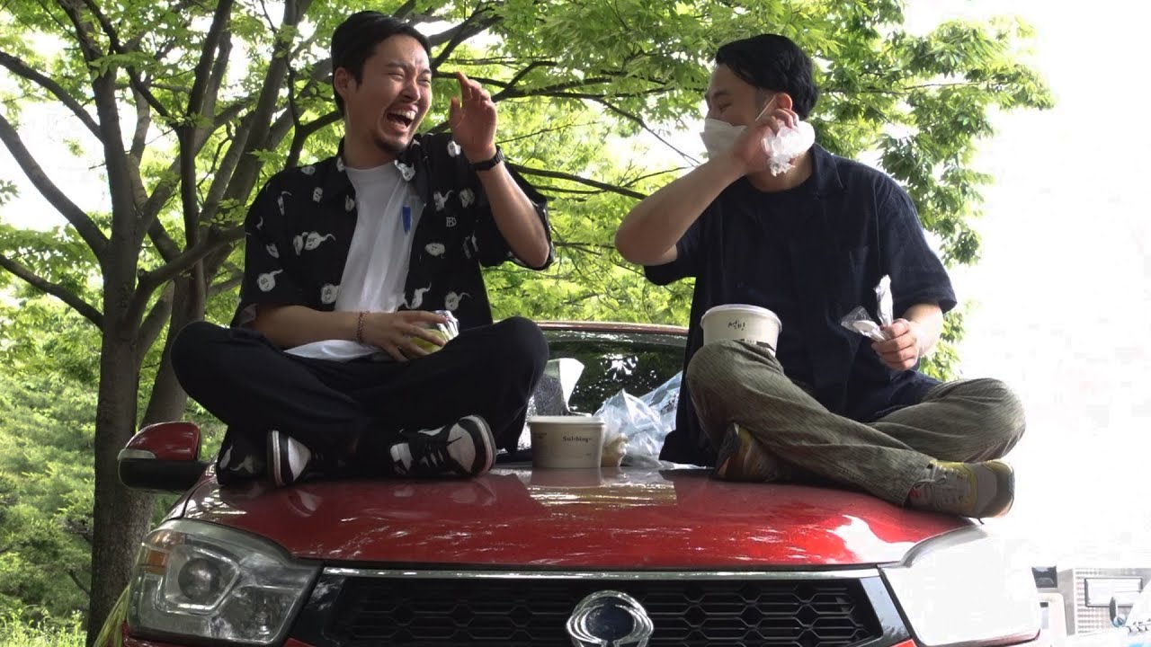 형 차 위에서 허락없이 빙수 먹방 Mukbang