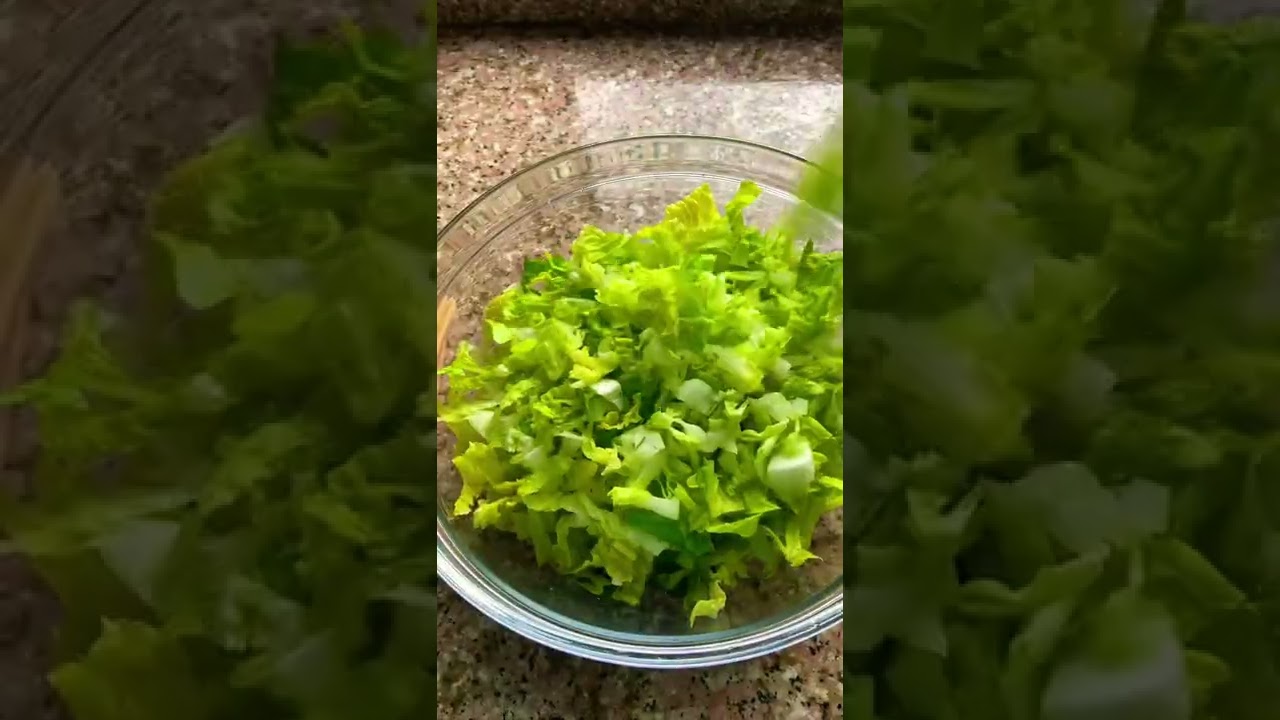 حرفيا بس بدك خس لتعمل ازكى سلطة 🥬🤤 #healthyrecipes #lettuce #yummyfood #nomnomnom #easyrecipe