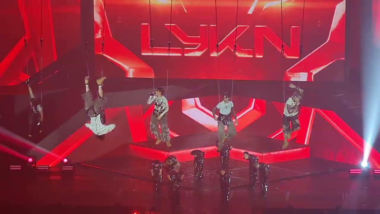 LYKN - โฮ่ง!(SUGOI) 191025 #LYKNDuskAndDawnConcertDay2 #LYKN