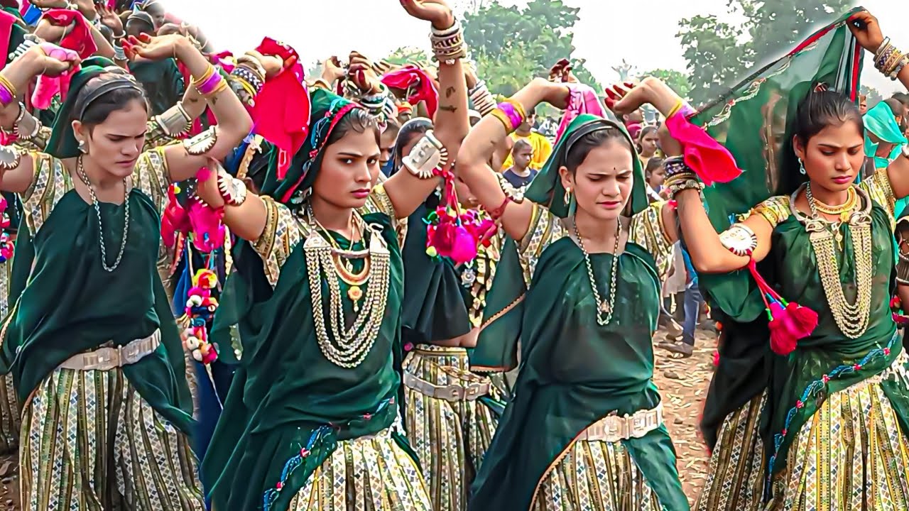 फोन लागाडी लेतली जुवानाय मारी || Aadivasi chhak shadi video || Aadivasi chhak 2025 Chaak Shadi Dance