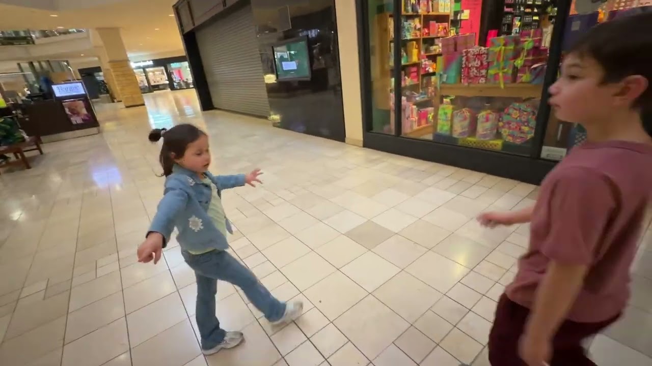 Epic Fail at the Mall.