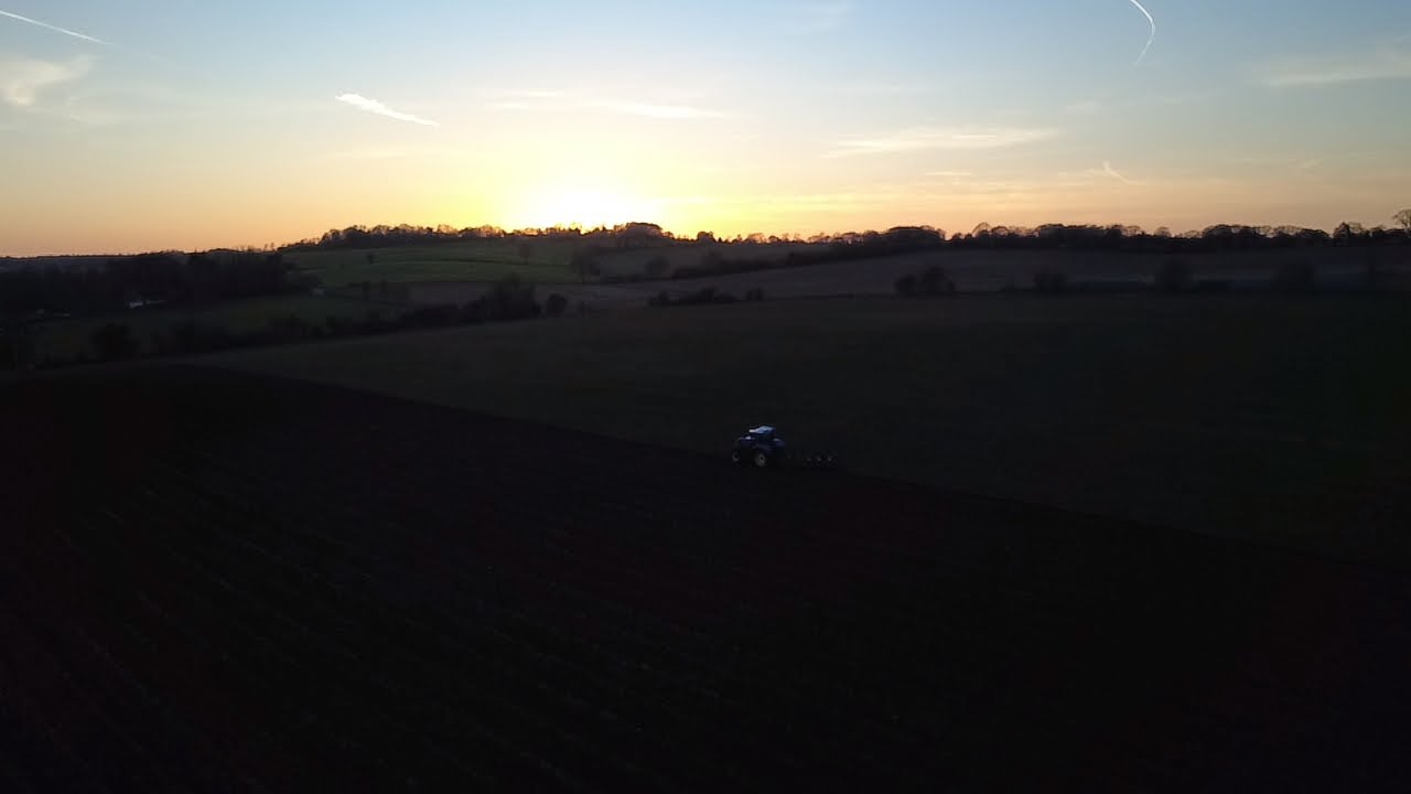 What a sunset 😎😎 new Holland t7 245 