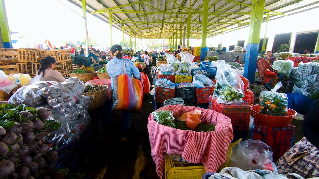 Así es el Gigantesco Mercado del CENMA en Guatemala