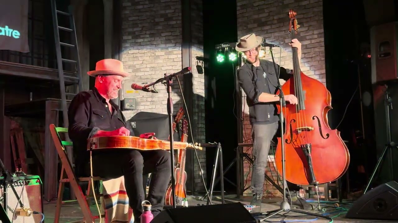 Live at Bromley Blues Club: Martin Harley performs "Trouble"