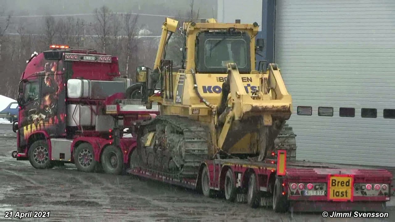 MADMAX Team Tapani Trucking maskintrailertransport av Komatsu 375A  och en Tipptruck