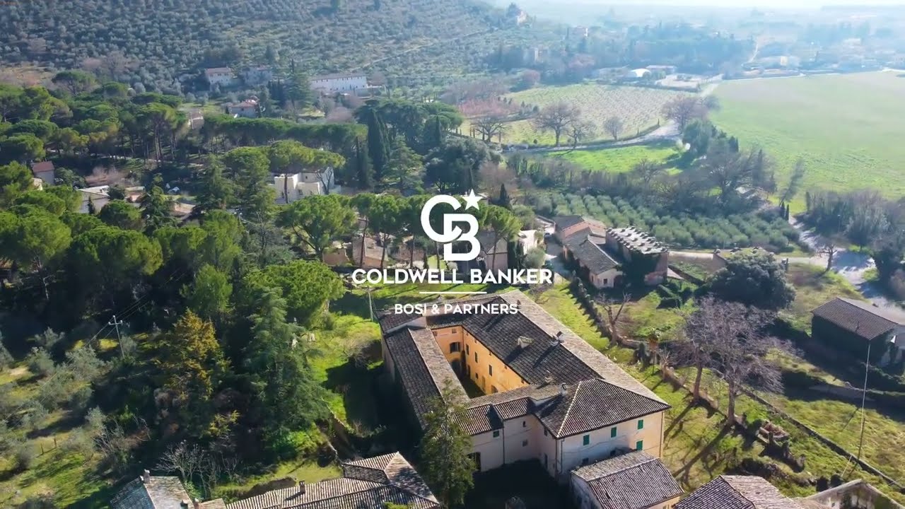 Villa Ravale, Umbria | 18th-Century Noble Estate with Courtyard and Private Land